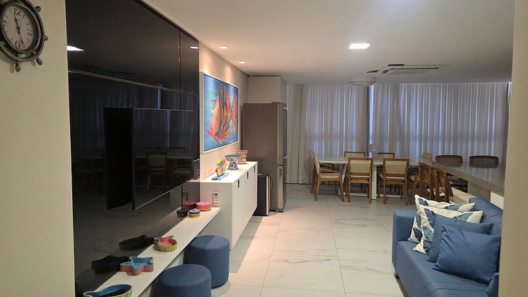 Conforto e Charme: Apê 3 Suítes. Pé na Areia.