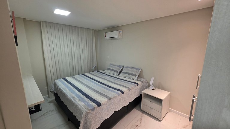 Conforto e Charme: Apê 3 Suítes. Pé na Areia.