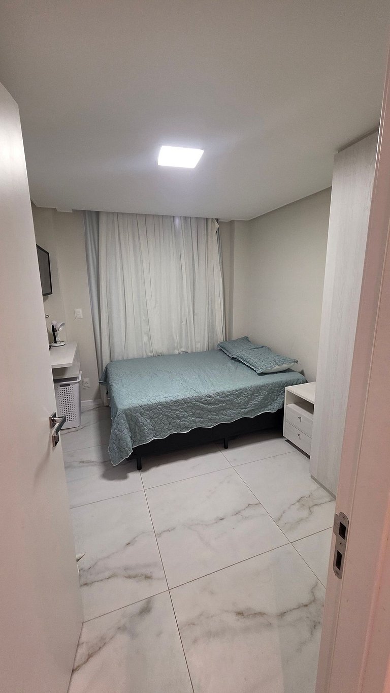 Conforto e Charme: Apê 3 Suítes. Pé na Areia.