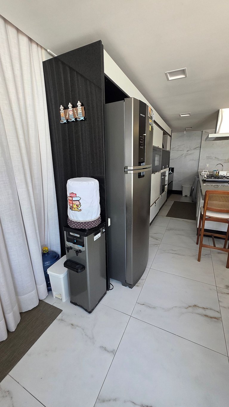 Conforto e Charme: Apê 3 Suítes. Pé na Areia.