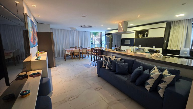 Comfort and Charm: 3-Suite Apartment. On the Sand.