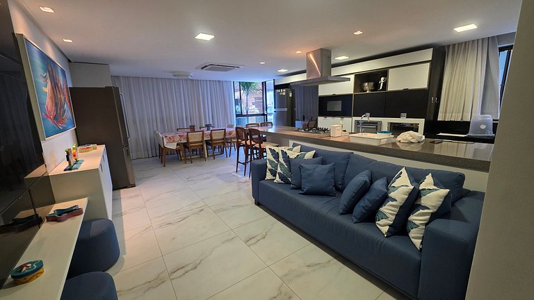 Comfort and Charm: 3-Suite Apartment. On the Sand.