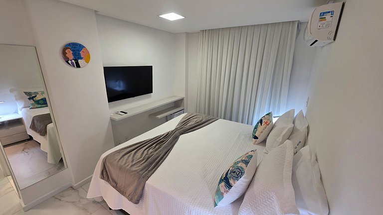 Conforto e Charme: Apê 3 Suítes. Pé na Areia.