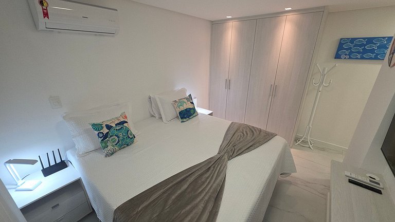 Comfort and Charm: 3-Suite Apartment. On the Sand.