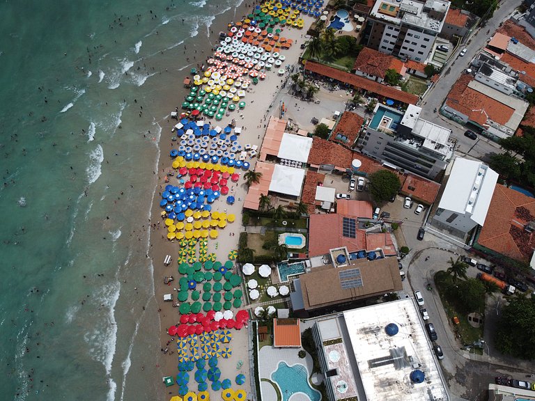 Conforto e Charme: Apê 3 Suítes. Pé na Areia.