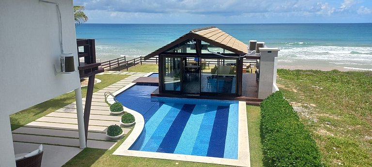 8-Suite Beachfront House in Porto de Galinhas